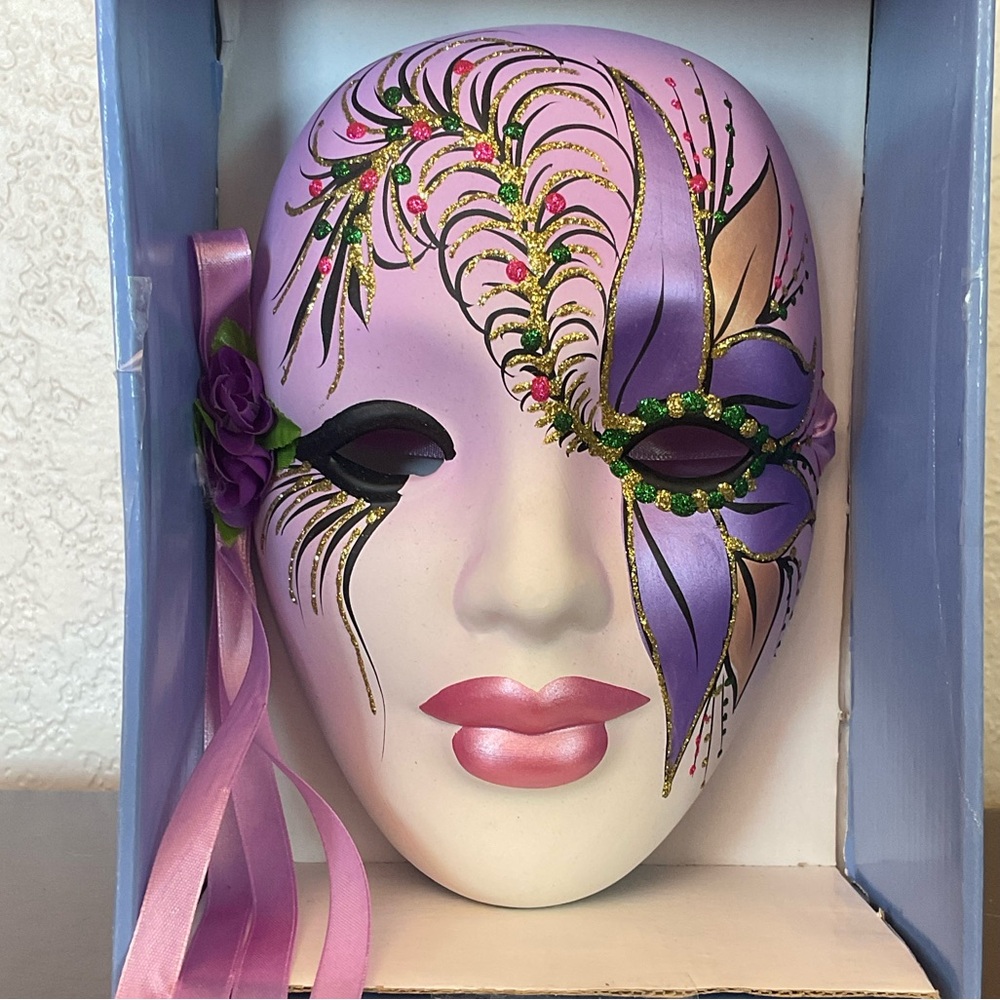 NEW VINTAGE New Orleans Decorated Mardi Gras Festival Porcelain and Ceramic Mask